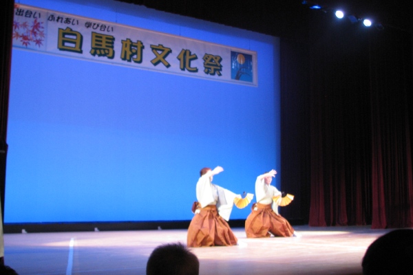 ステージ発表演舞