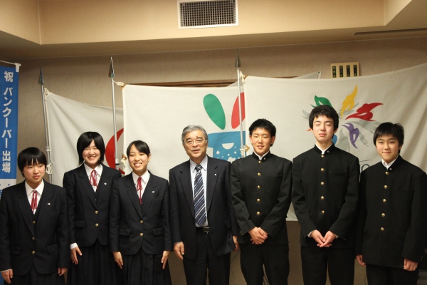 村長と記念撮影