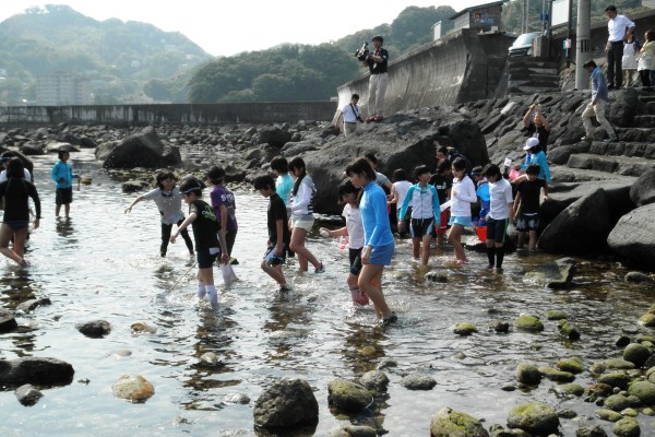 海辺子供遊び