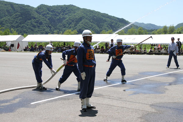 ポンプ車放水