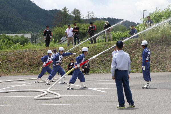 ポンプ車放水