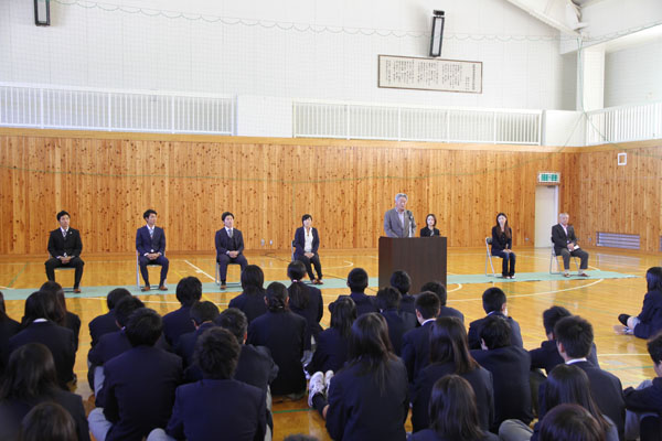 バイザー集合写真整列