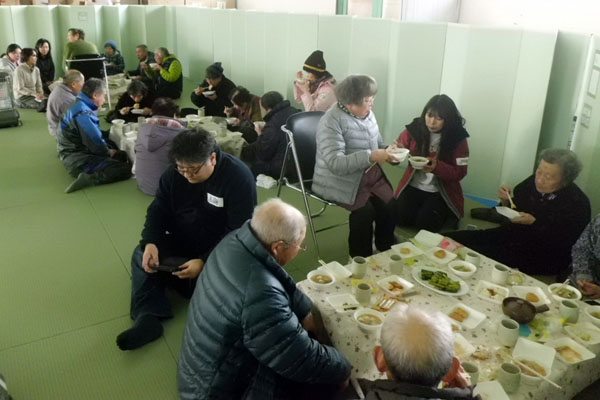 お茶会参加者の様子