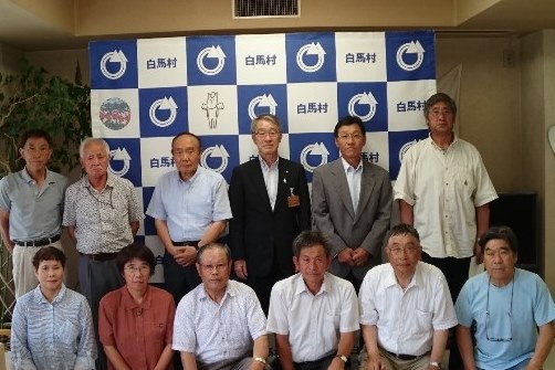 村長を新農業委員さん集合写真