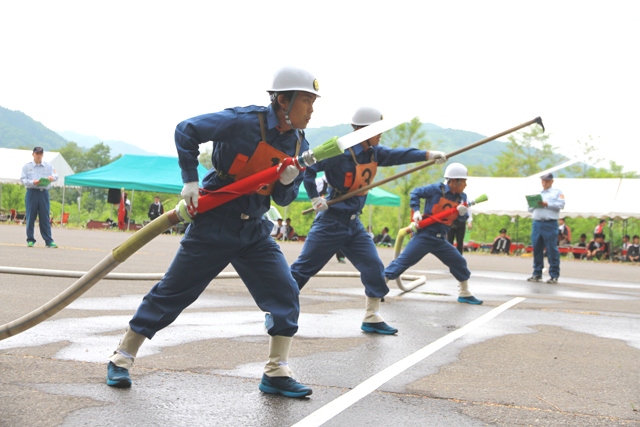 ポンプ車放水