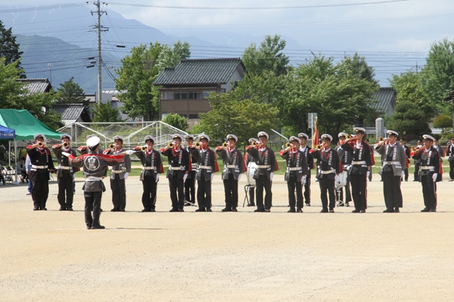ラッパ吹奏