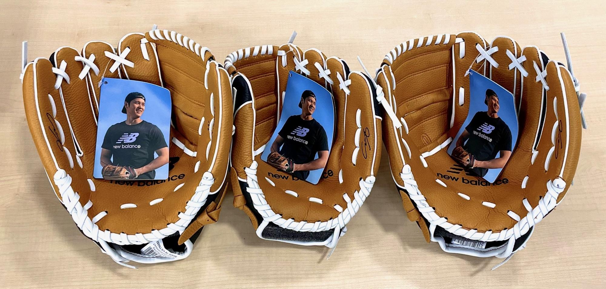 大谷翔平選手より寄贈されたグローブ