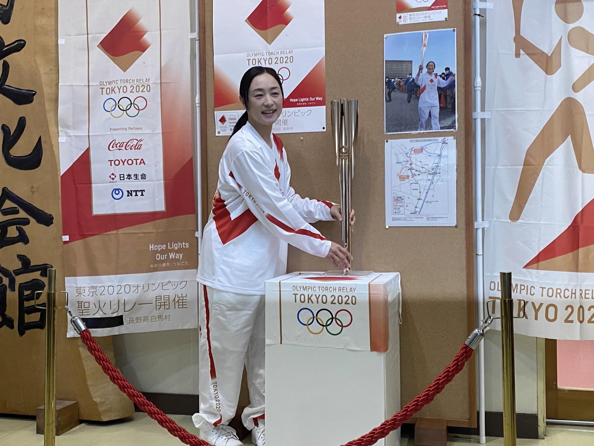 東京2020オリンピック聖火リレートーチ寄贈式典1
