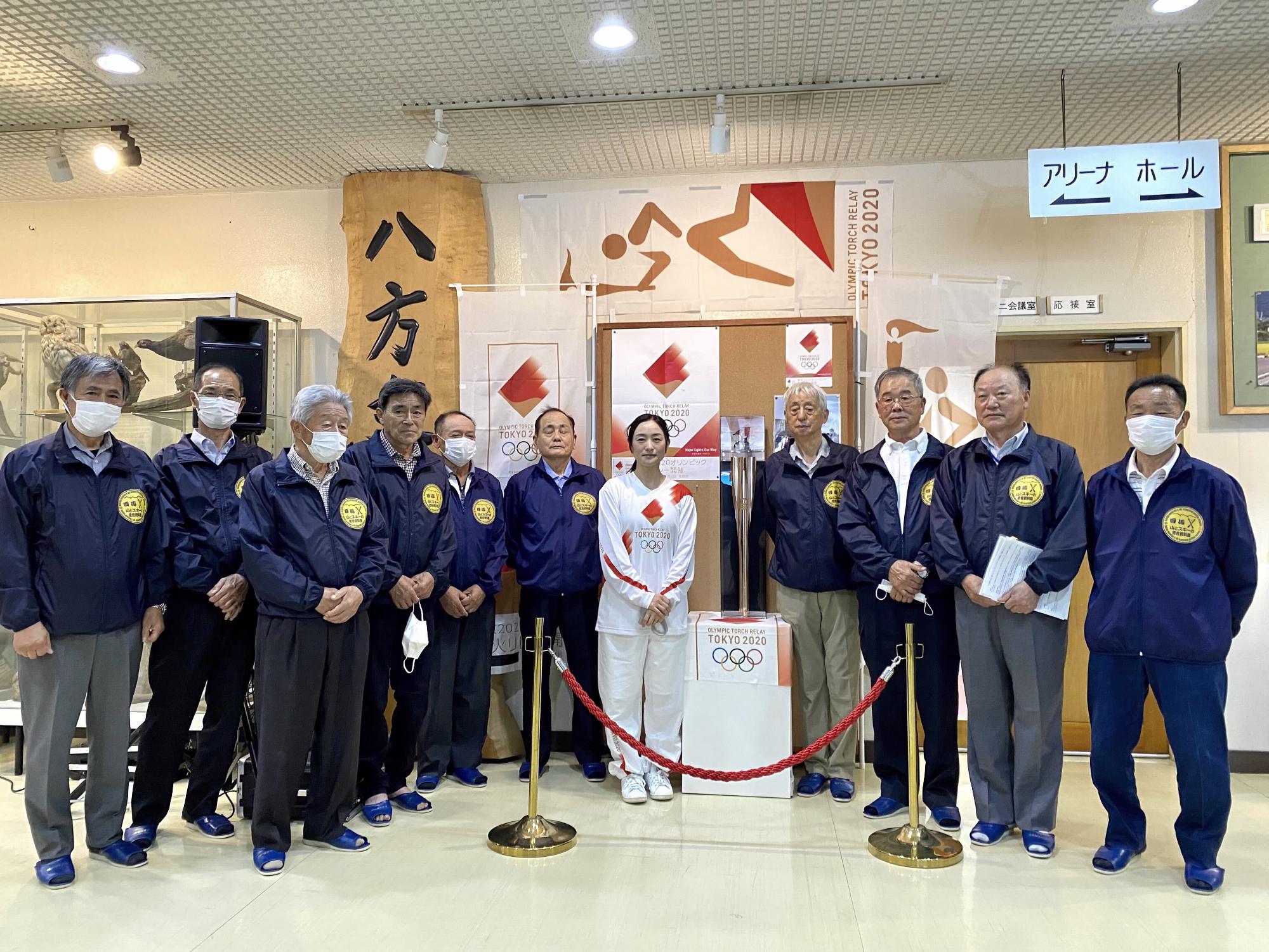 東京2020オリンピック聖火リレートーチ寄贈式典3