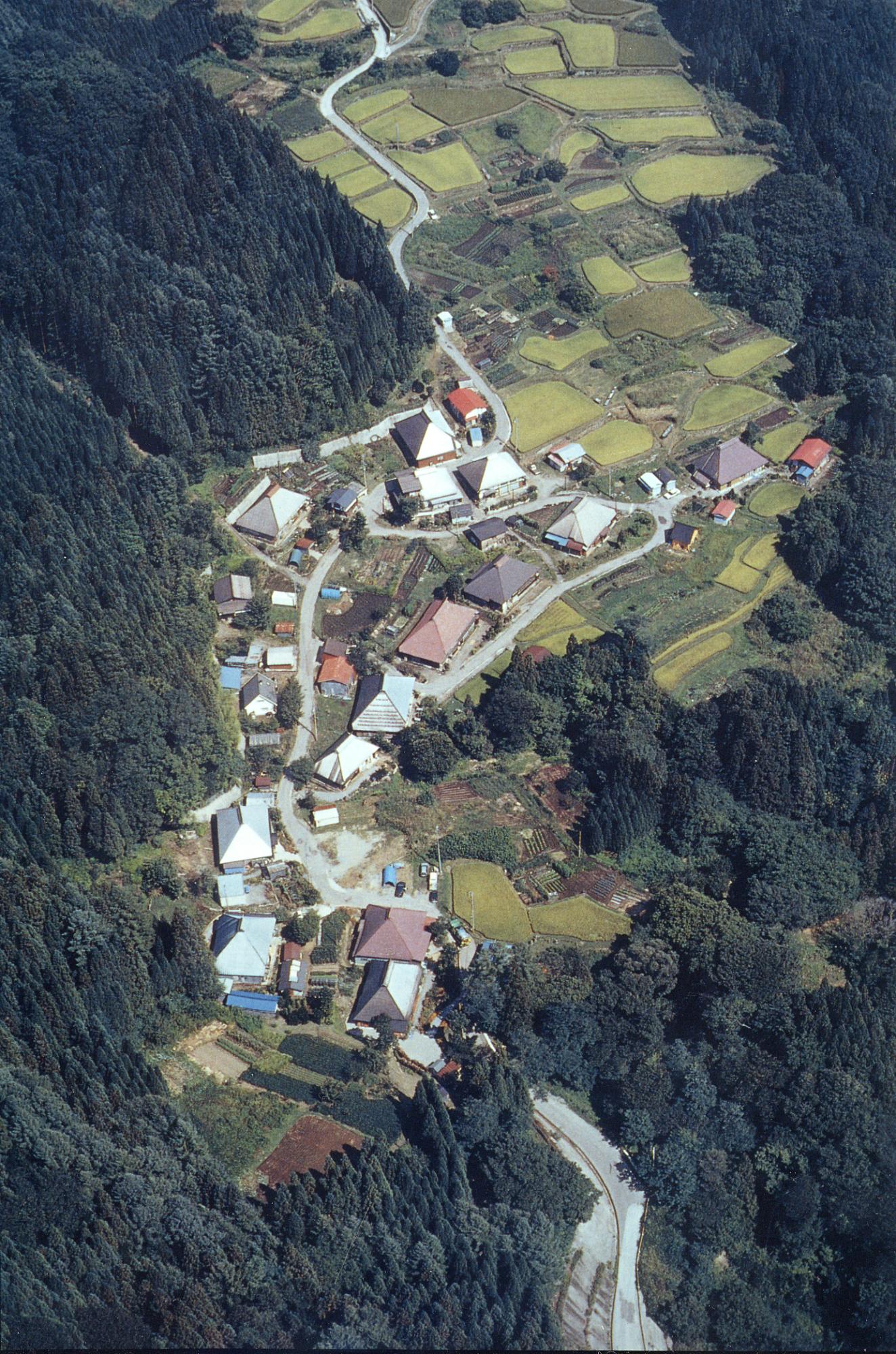青鬼集落全景