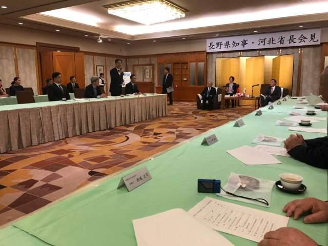 長野県知事・河北省長会見の様子の写真