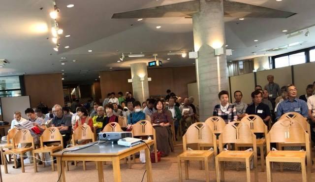 大北公民館大会に集まる人々の写真