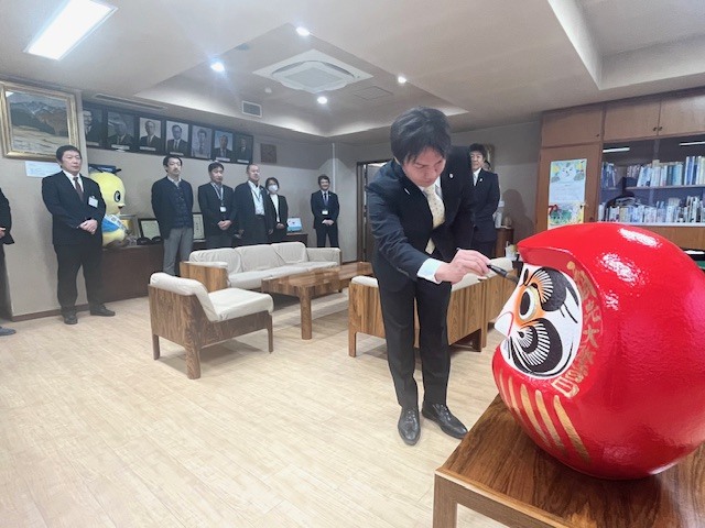 ダルマの目入れ