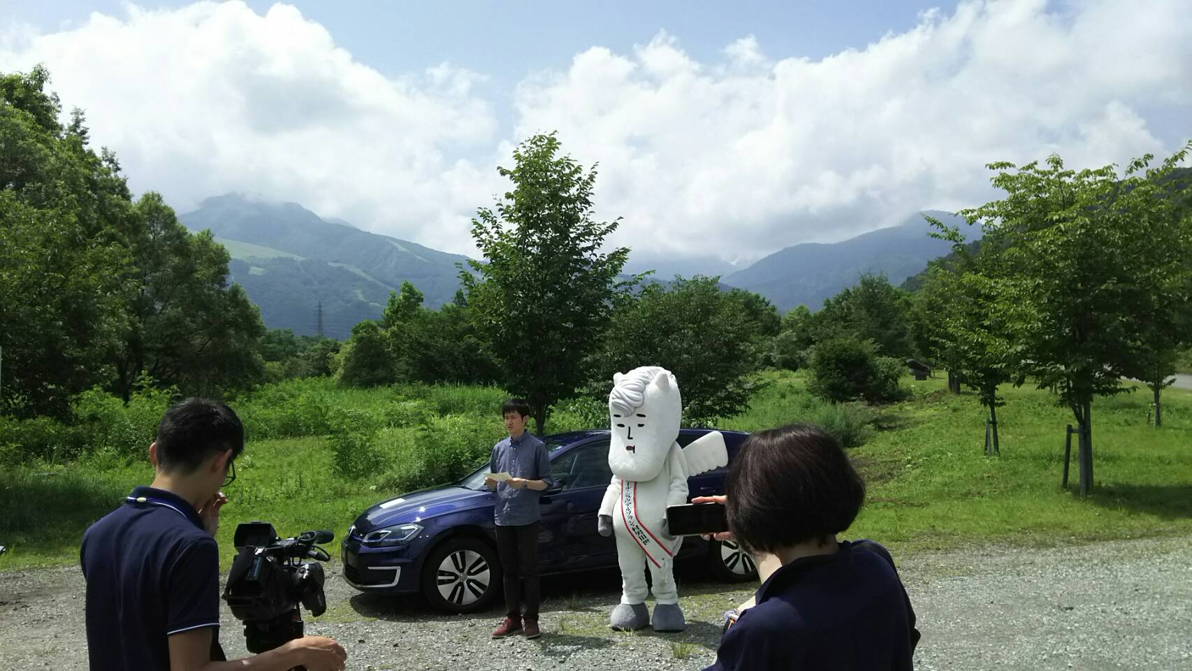 松川河川敷で白馬EVクラブあいさつ