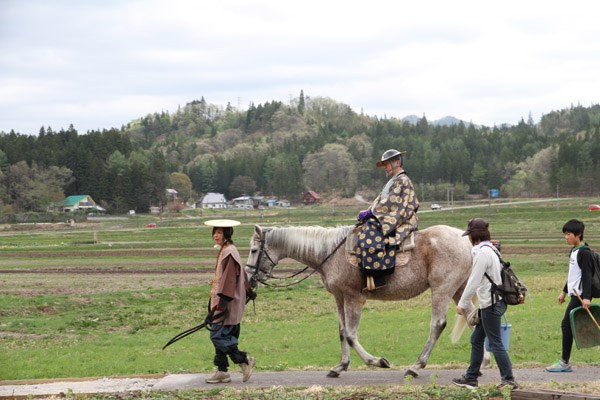 乗馬の村長