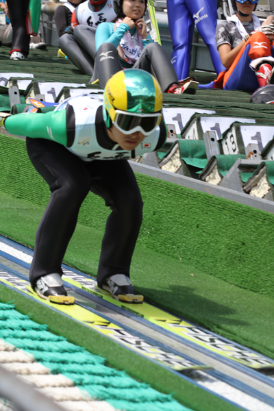 助走に入る選手