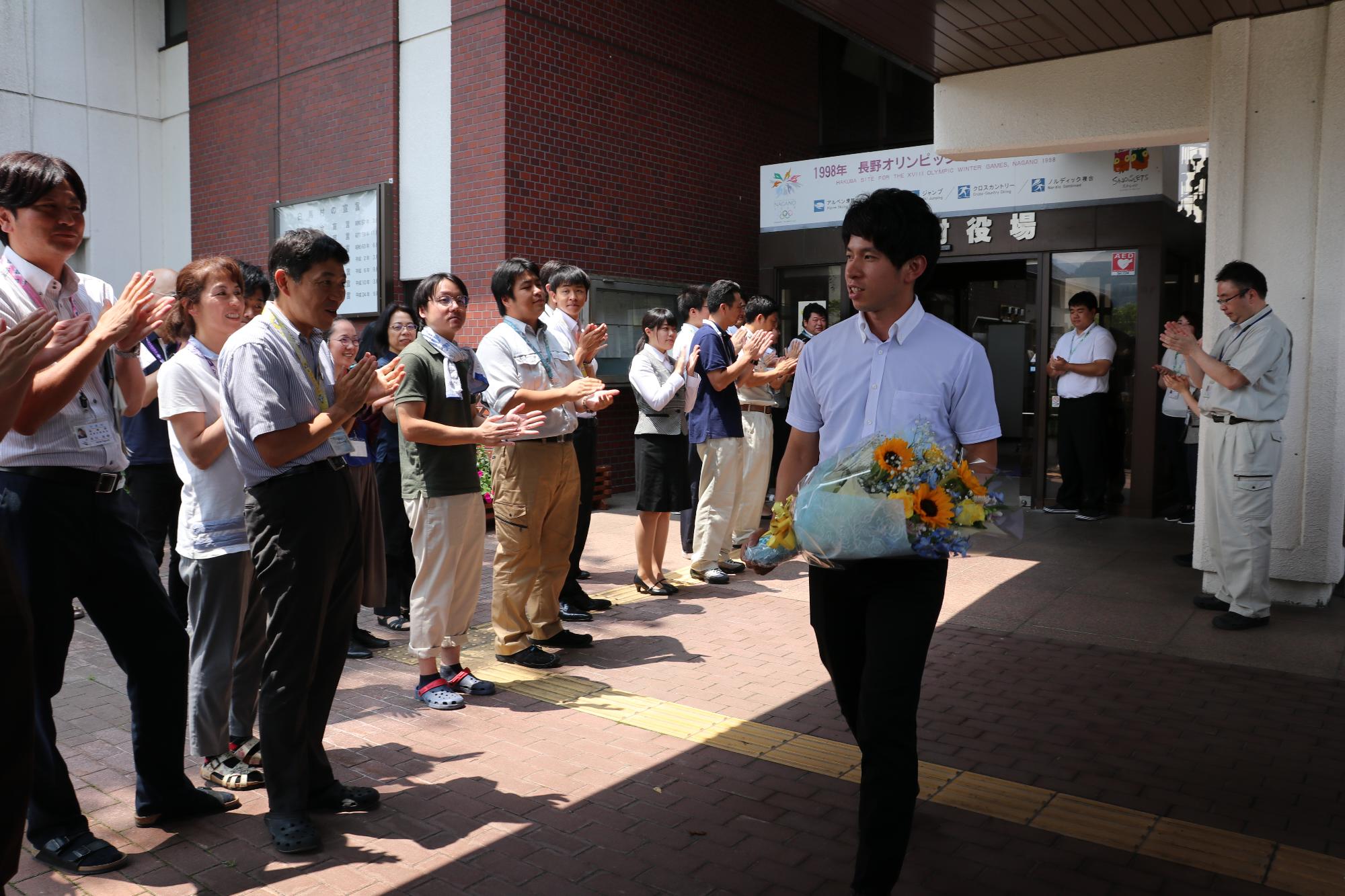 副村長退任式 お見送り