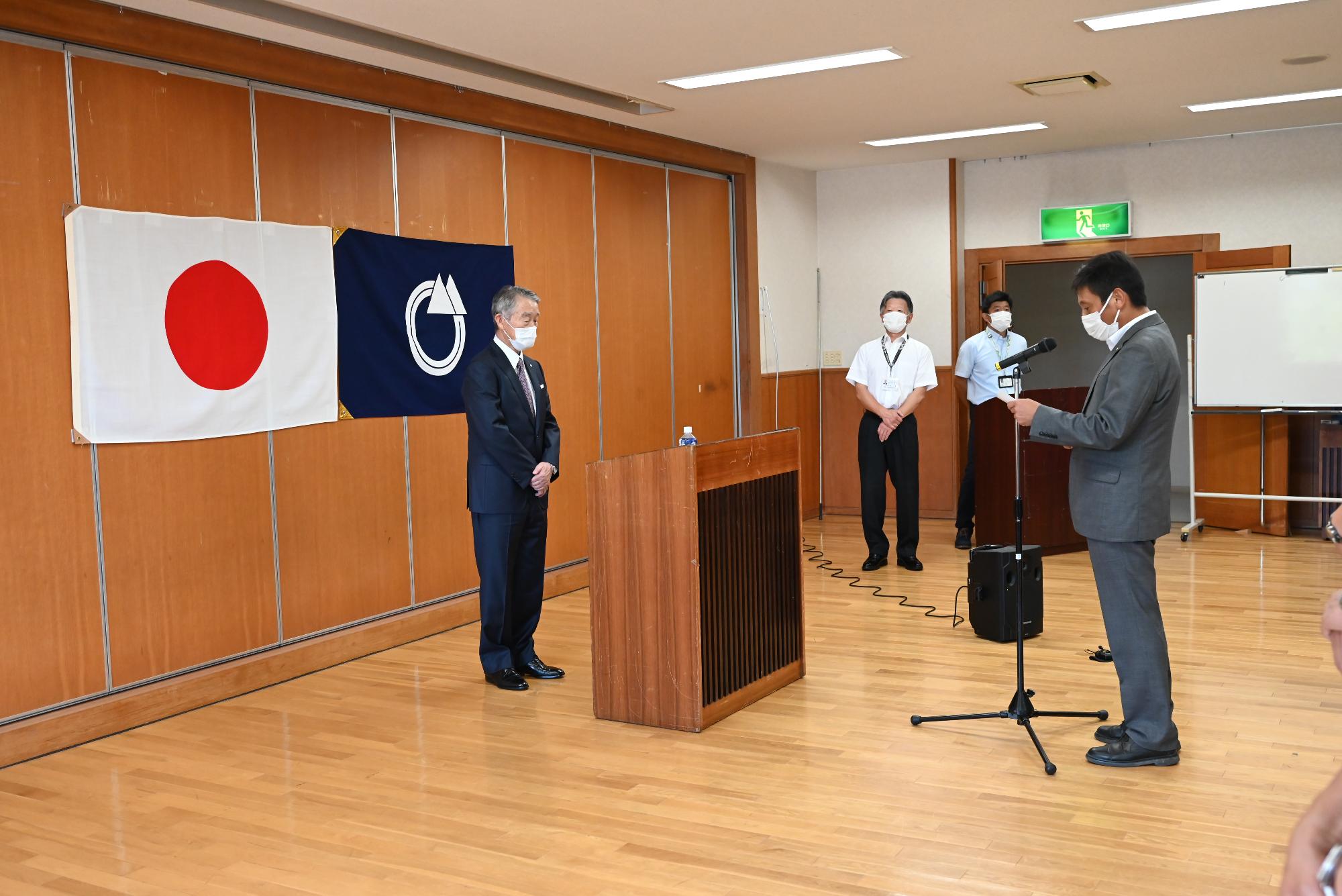 下川村長退任式