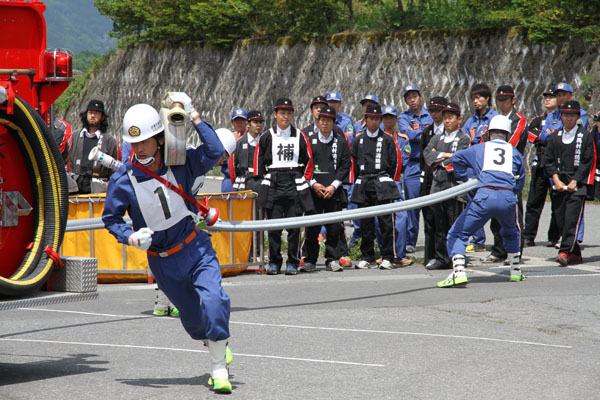 ポンプ車ホース延長