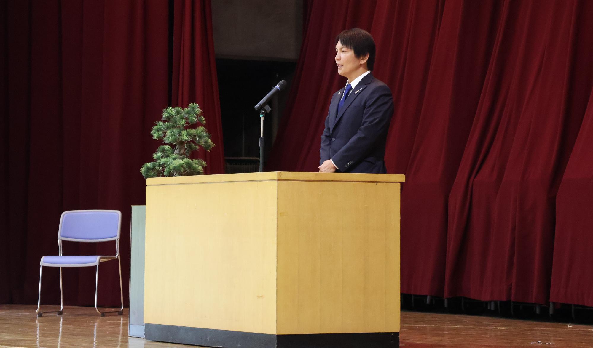 R8村長就任式3