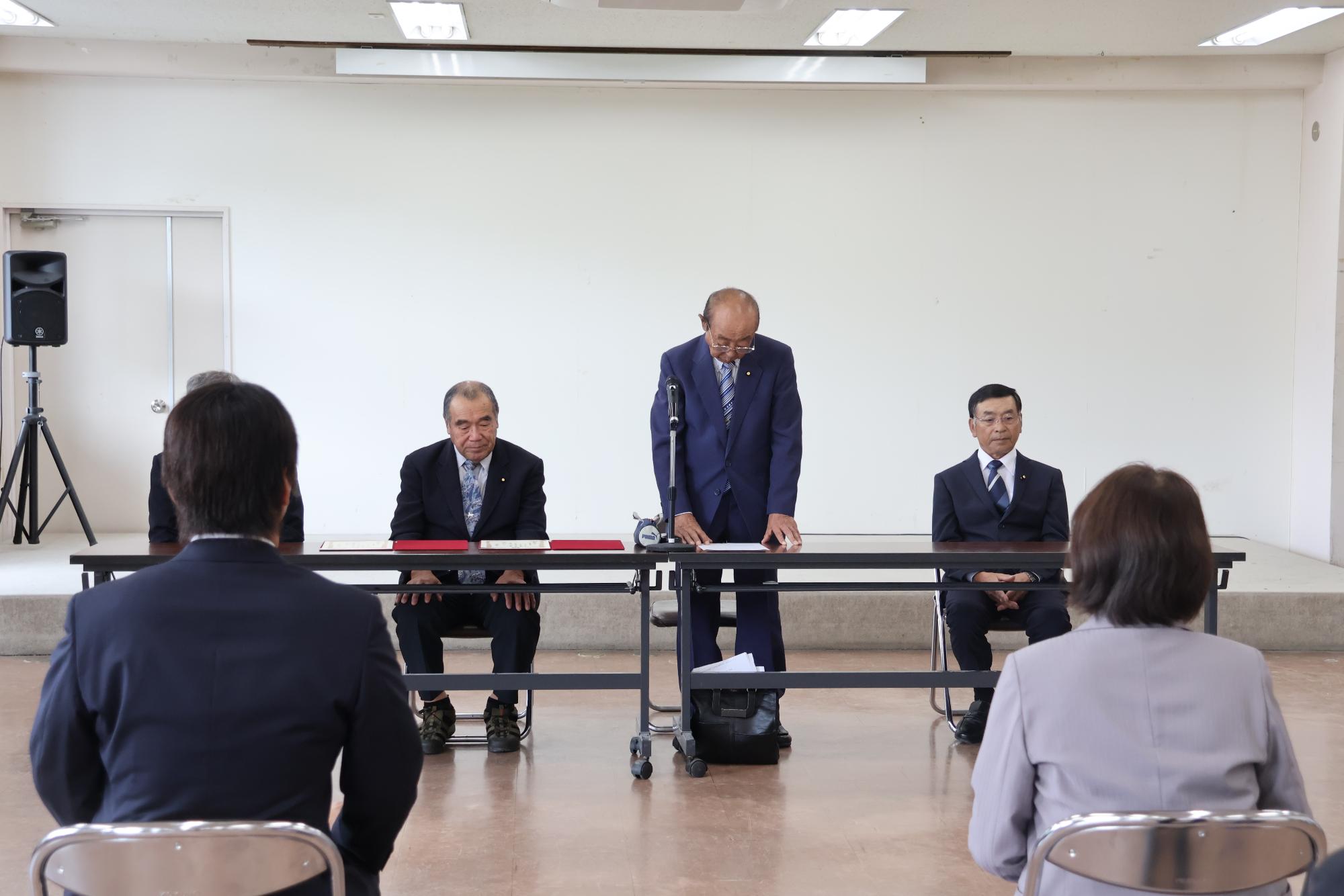 当選証書授与式