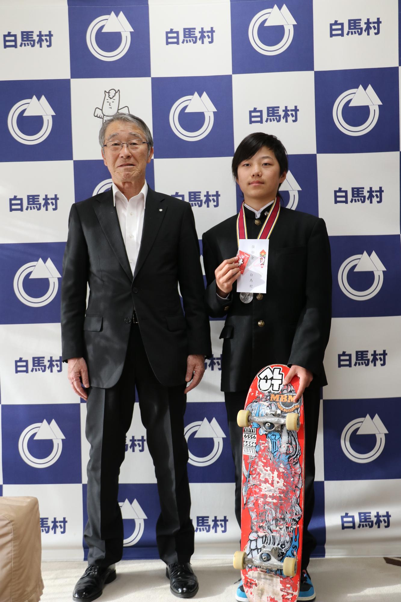 永原悠路選手（13）白馬中学校2年 下川村長を表敬訪問