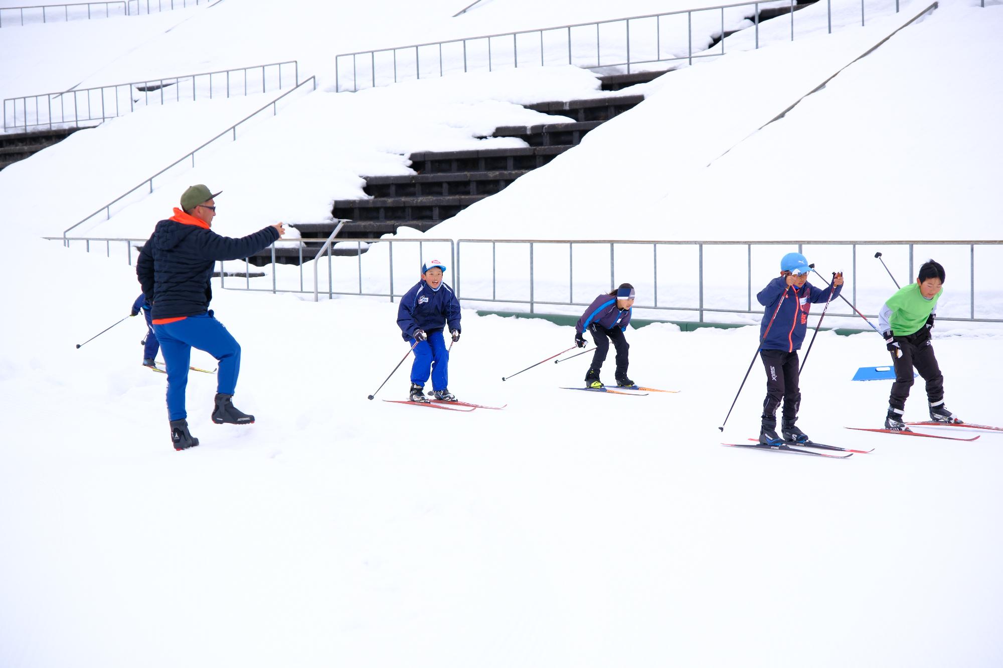 スキークロス体験の様子