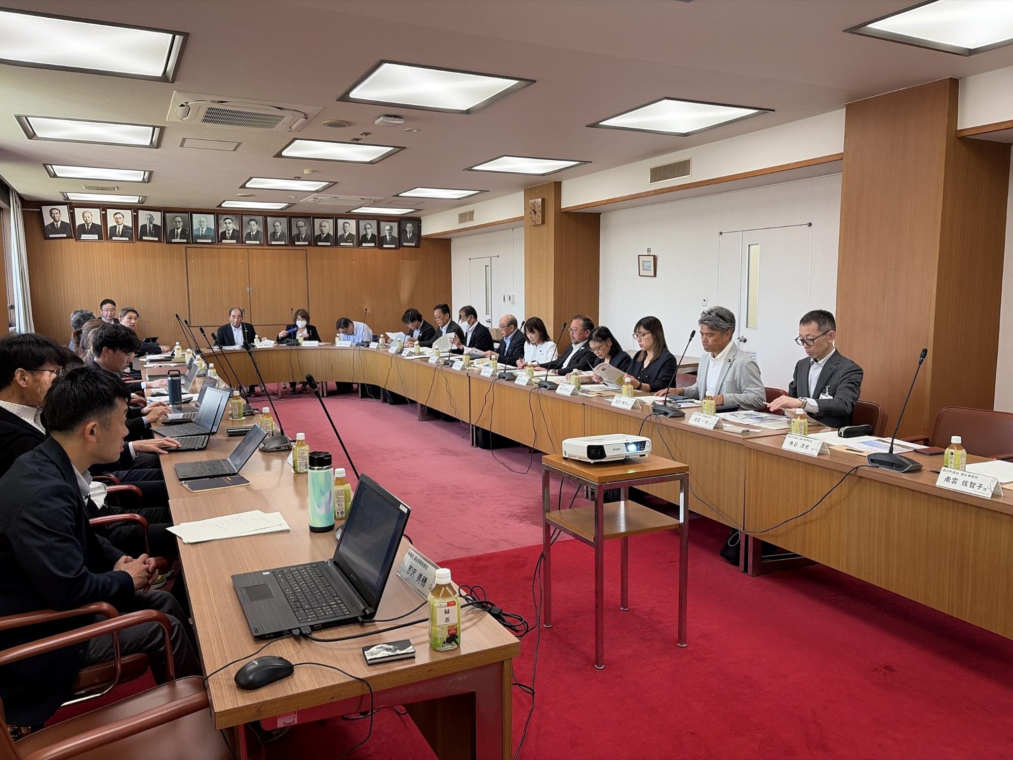 新潟県湯沢町議会の皆さん