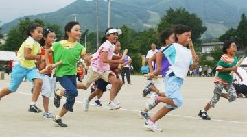 運動会　分館対抗リレー（女）