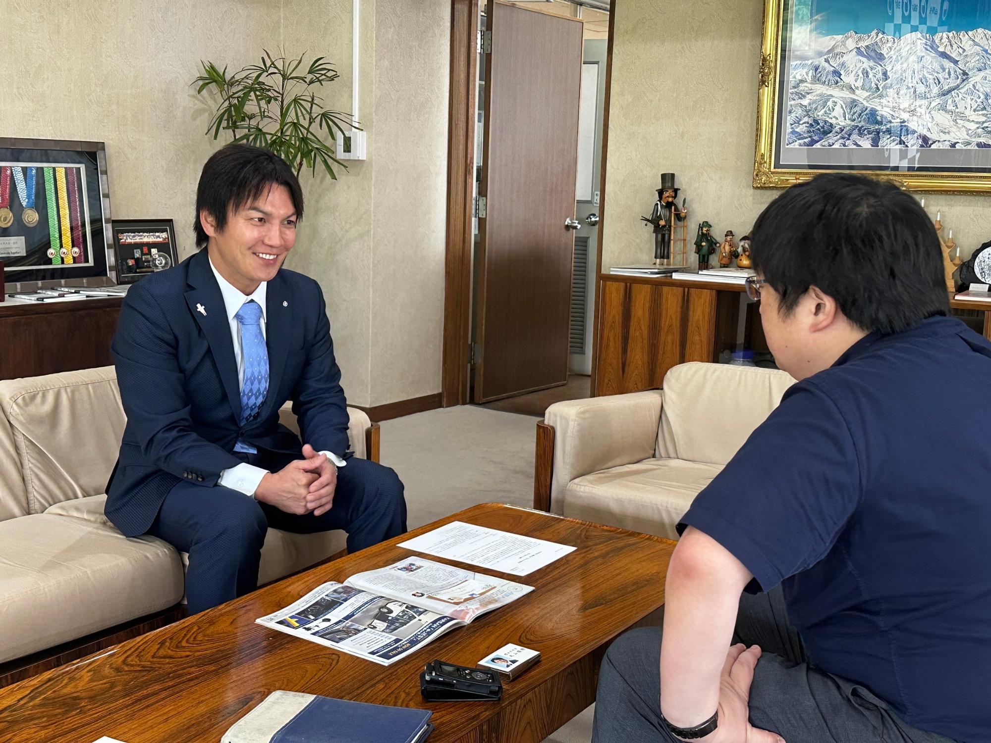 「自治体通信」の首長インタビュー