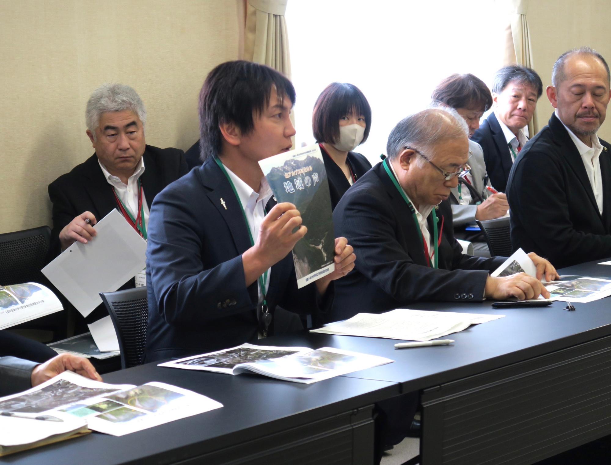 松糸道路整備促進期成同盟会の合同要望