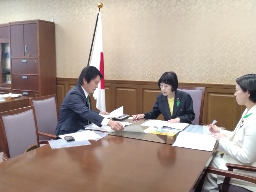 高橋はるみ財務大臣政務官
