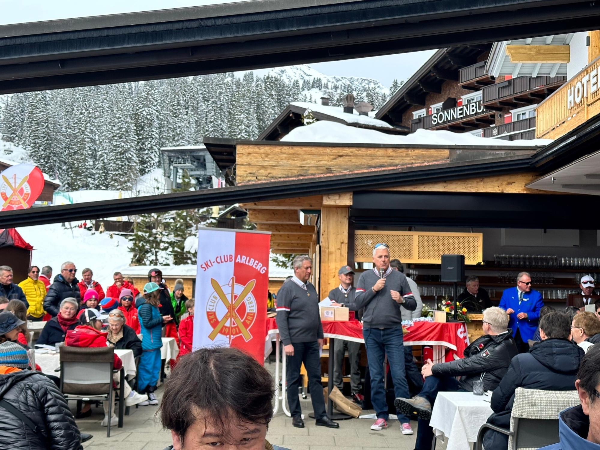 オーバーレッヒのホテルでスキークラブの表彰式