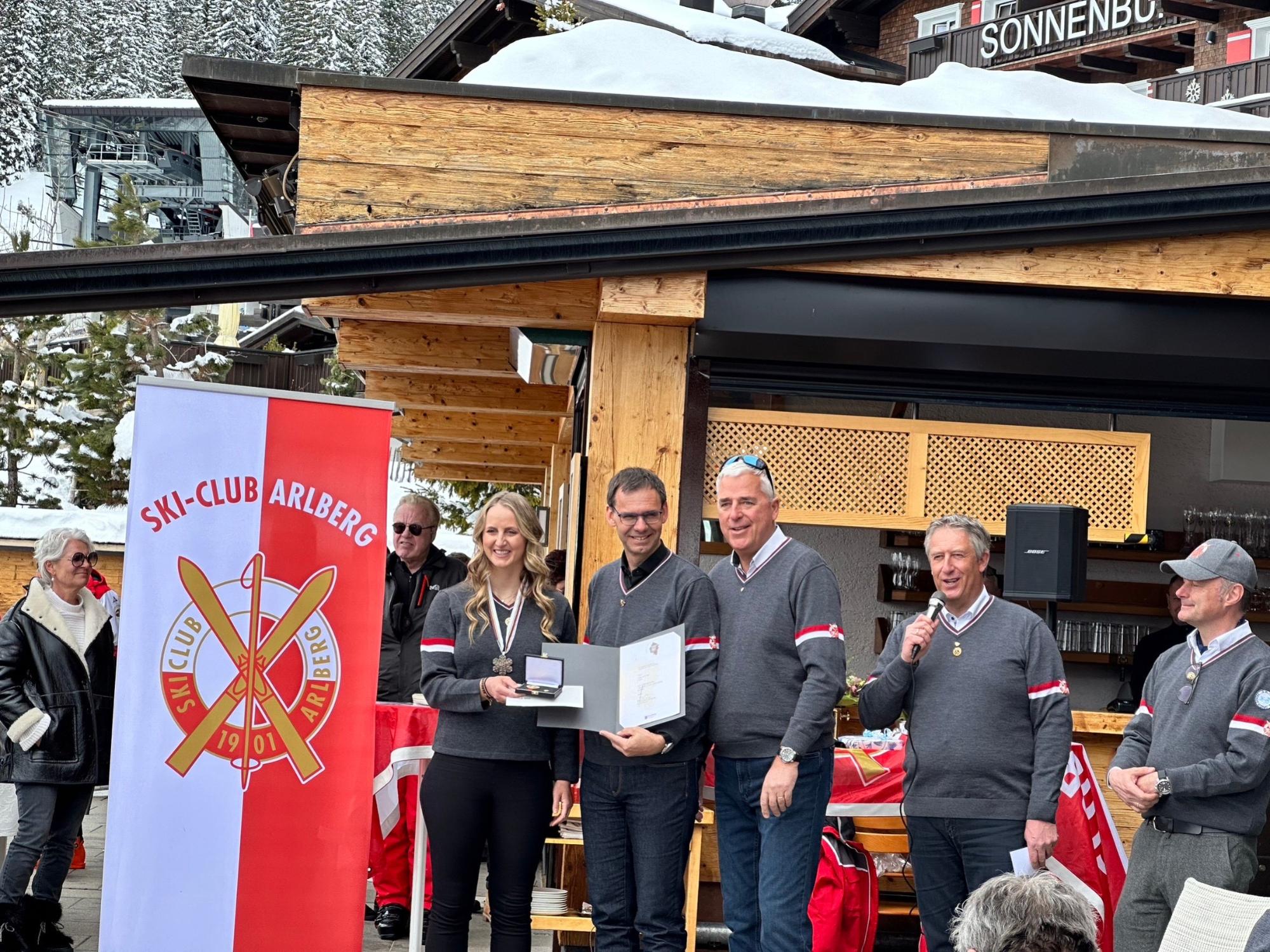 オーバーレッヒのホテルでスキークラブの表彰式