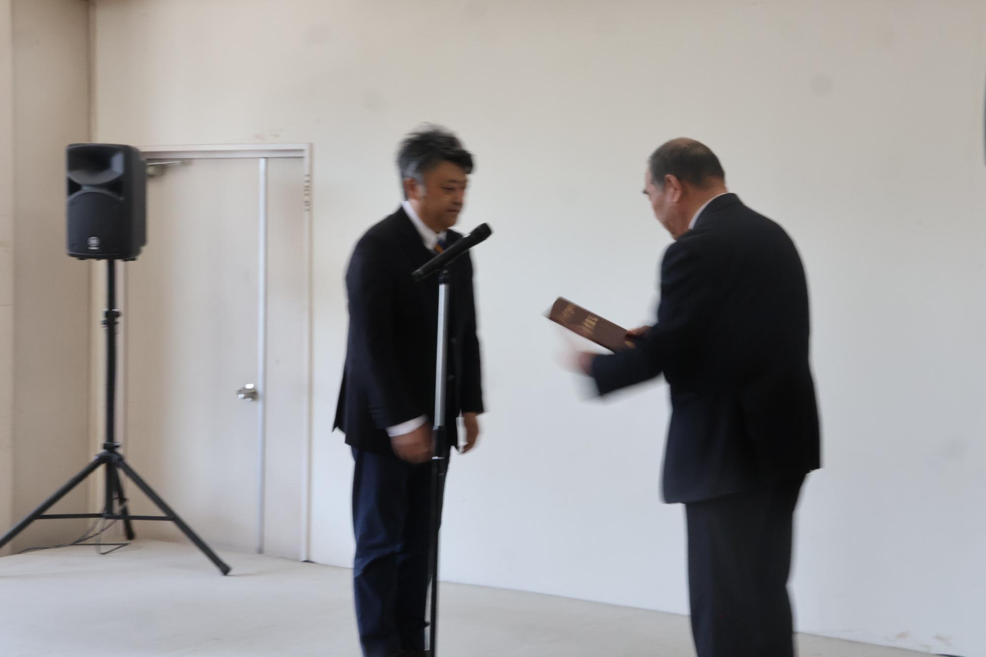 白馬村議会議員選挙で、当選された議員の皆様と懇談