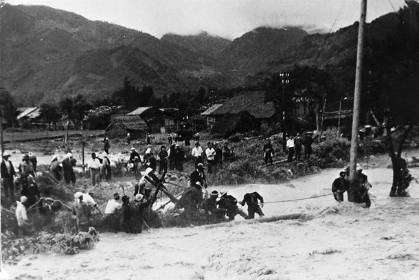 1959年 台風15号による松川堤防決壊