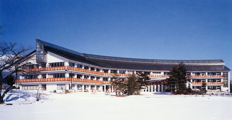 1996年 白馬中学校 全面改築工事完了
