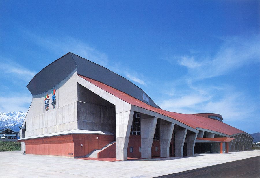 1998年 ウイング21完成